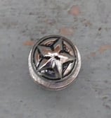 Bouton de col décoratif étoile