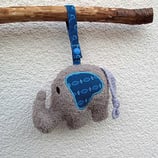 Rassel-Elefant Punkte türkis