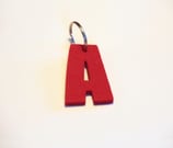 Obesek za ključe v obliki črke A