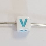 Perlina CUBO Lettera V 6mm foro passante
