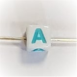 Perlina CUBO Lettera A 6mm foro passante