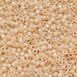 Delica 11/0   (DB204) Ceylon Biege chiaro