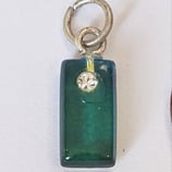 lettera ciondolo I in plastica