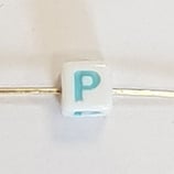 Perlina CUBO Lettera P 6mm foro passante