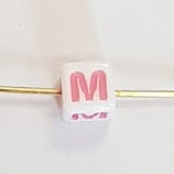 Perlina CUBO Lettera M 6mm foro passante