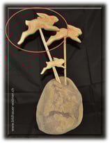 springender Hase für die Vase, gross