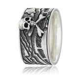 Schatzkarten Ring in Silber mit Schädel aus der Schatzkarten Kollektion von der Goldschmiede OBSESSION in Wetzikon und Zürich