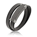 Schwarzes Lederarmband mit einem Verschluss in Silber aus der Herrenschmuck Kollektion Matrix der Goldschmiede OBSESSION Zürich und Wetzikon.