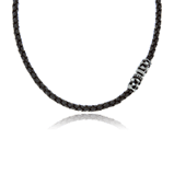 Schwarzes Ledercollier mit Verschluss in Silber aus der Mikrokosmos Kollektion der Goldschmiede OBSESSION