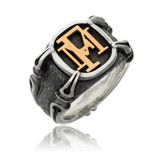 Herren Ringe kaufen in Zürich: Monogramm Ring aus der Gremlin Kollektion 