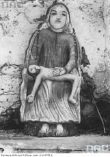 Piorunka-figura-w-kapliczce