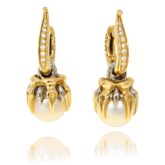 Ohrring in Gelbgold mit Perlen und Brillanten aus der Gremlin Kollektion der Goldschmiede OBSESSION Zürich und Wetzikon