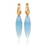 Ohrclips in Rotgold mit Chalcedonen und Brillanten aus der Himalaja Kollektion der Goldschmiede OBSESSION Zürich und Wetzikon