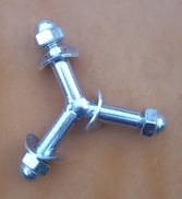 Tribolt pour chaise en cuir