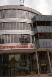 Hanging ptatform systems