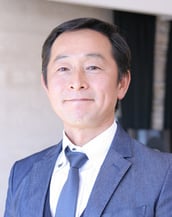 代表　瀧川裕治