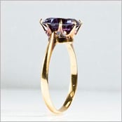 K18打刻、修復前の合成アレキサンドライトリング