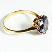 K18打刻、修復前の合成アレキサンドライトリング