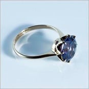 K18石座作り変え修復の合成アレキサンドライトリング