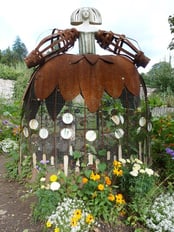 Jeune Fille au Jardin
