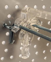 Anbringung des Lochplattenhalters am Blisterhaken