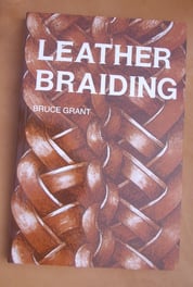 Livre sur les tressages pour cuir