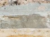 Argile verte naturellement présente sur le site de la Sablière de Noustoulet