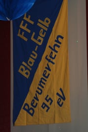 Die Vereinsfahne durfte natürlich nicht fehlen.