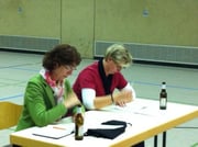 Wer kennt diese Personen?