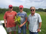Cedric mit Fluglehrer und A-Strauß
