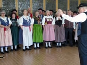 Dirigent Willy Walter gibt den Takt an