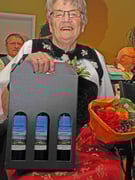 Ehrengabe: Drei Flaschen vom Zürisee mit Spezialetikette