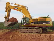 Caterpillar 385C LME von Max Bögl. Aufgenommen im August 2012 in Baden Württemberg.