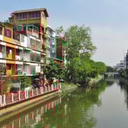 Die Innenstadt von Bangkok gleicht eher einem Dorf, als einer Grossstadt.