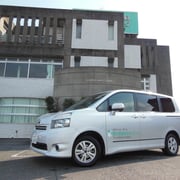 お一人で通院できない方等、各条件を満たした方は通院送迎を致しております。（診療時間内に受付窓口でお問合せ下さい）