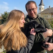 Ruby und Matthias mit Puma, Rüde lachs