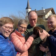 Barbara, Marcel, Miriam und Raphael mit Phoenix Firebird, Rüde violett