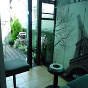 スモーキングスペースと縁側