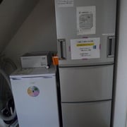 共有の冷蔵庫とフリーザー