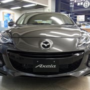 正面図 フロントグリルやライトのデザインが変更になりました。