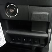 エンジンスタートボタン周り。