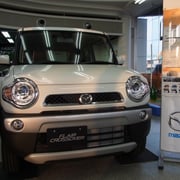 カラーはモノトーン（ワントーン）のパールホワイト。2トーンカラーが人気ですが、この色もイイ感じです。