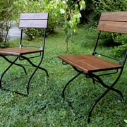 Aussenbereich: Bestuhlung, Haustüren, Bodenbeläge