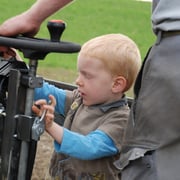 Regelung der Fahrgeschwindigkeit und Lenkung sind getrennt