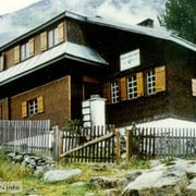 Das Hohenzollernhaus im Radurschl Haupteingang