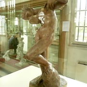 La Méditation ou la Voix intérieure : Est-ce l'effort de la réflexion qui fait pencher son corps  et relever son bras ? Maintenant, revenez sur la diapo précédente et observez la silhouette féminine  à droite de Hugo. Oui c'est bien la même.