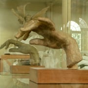 Étude de main A Meudon, c'est le royaume de la terre et du plâtre. Là où on cherche, on essaye.