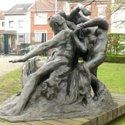 Victor Hugo - A l'entrée du musée de Meudon. Sous cet angle, la position du bras semble répondre à la tension de la jambe...