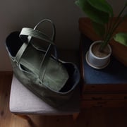 『recta bag』　olive/navy(フタはolive)　持ち手肩掛け仕様　リベット黒仕様