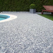 Steinteppich Poolumrandung